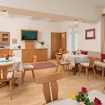 Schwarzvilla *