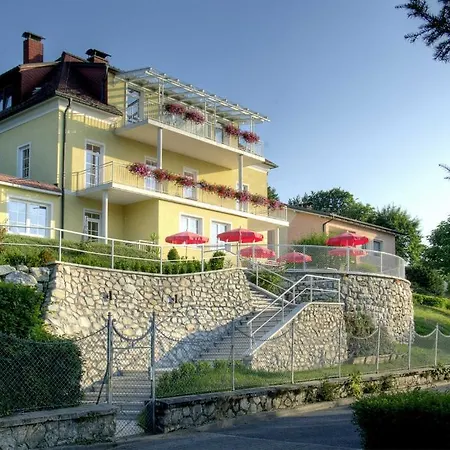 Schwarzvilla Апартаменты *