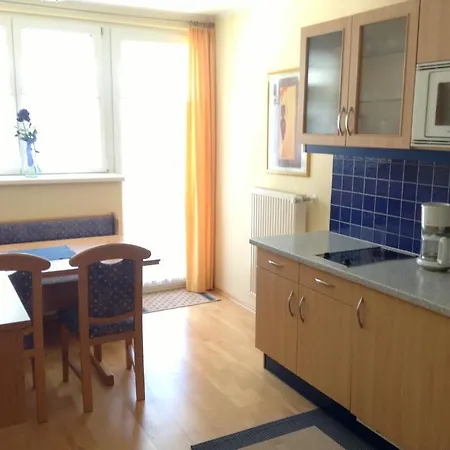 Schwarzvilla * Фельден-ам-Вёртер-Зе