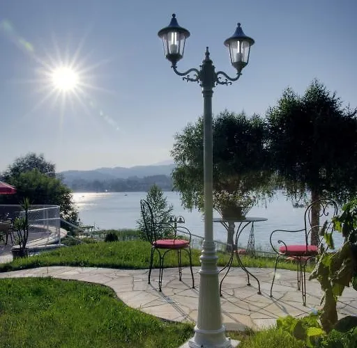 Schwarzvilla דירה