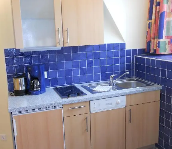 Schwarzvilla * וולדן אם וורתרסי